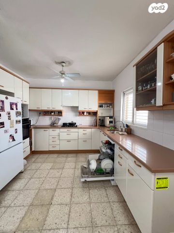 גג/ פנטהאוז, ה' באייר, נווה אפק, ראש העין