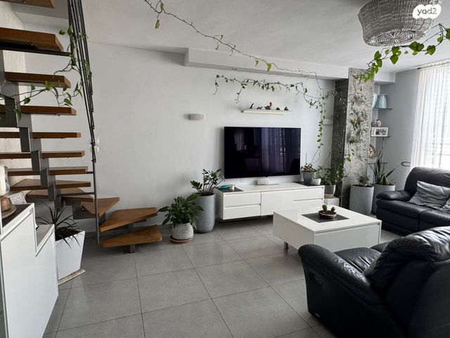 גג/ פנטהאוז, מאיר בעל הנס, מרום נווה, רמת יצחק, רמת גן