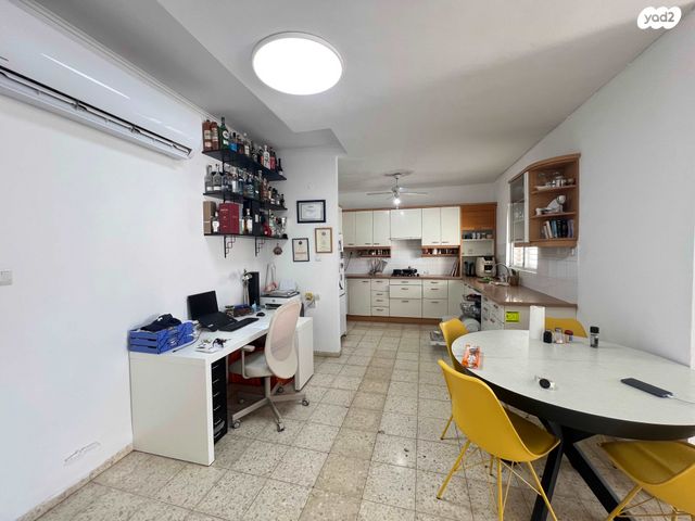 גג/ פנטהאוז, ה' באייר, נווה אפק, ראש העין