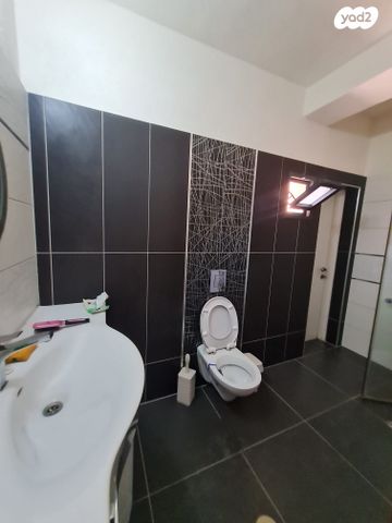 דו משפחתי, אופקים