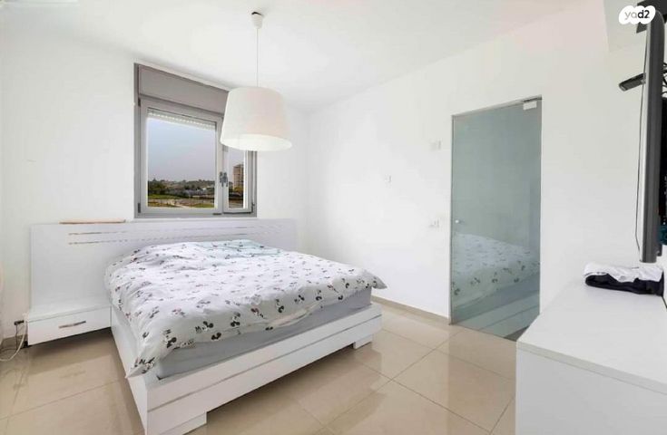 דירה, נתן אלתרמן, רחובות החדשה, רחובות