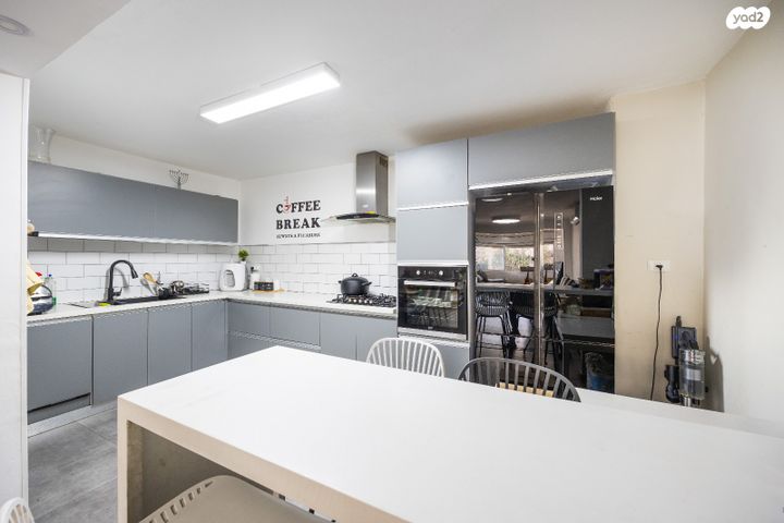 דירה, עולי הגרדום 1, ארמון הנציב, תלפיות מזרח, ירושלים