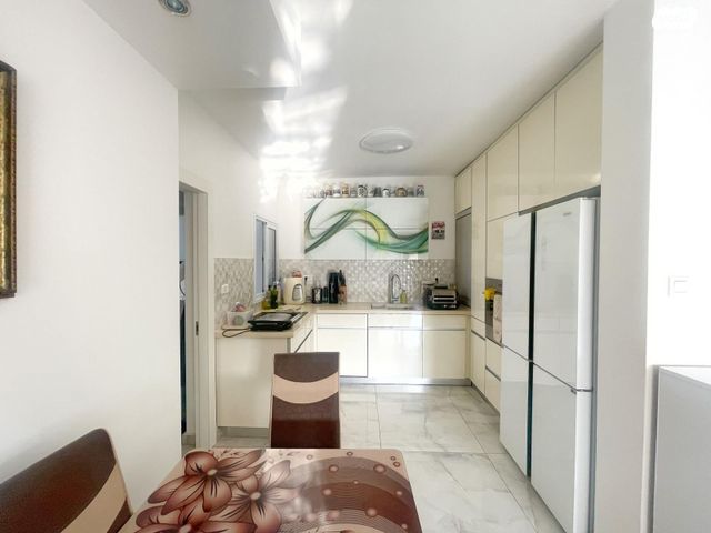 דירה, כובשי החרמון 17, שעריים, רחובות