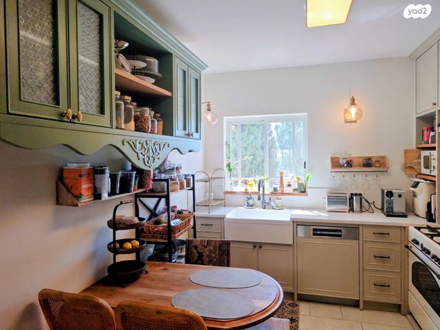 גג/ פנטהאוז, אבן יהודה