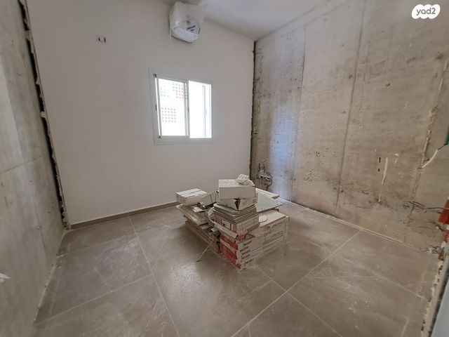 דירה, אסף, חרוזים, רמת גן