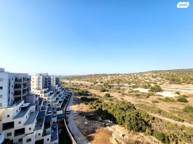 גג/ פנטהאוז, אבני חן, חריש