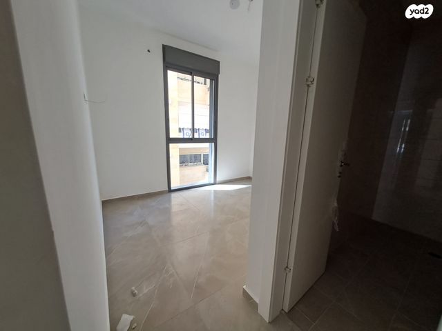 דירה, אסף, חרוזים, רמת גן