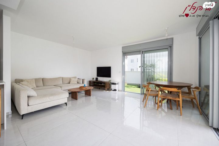 גג/ פנטהאוז, אפרים קציר, מורשת, מודיעין מכבים רעות