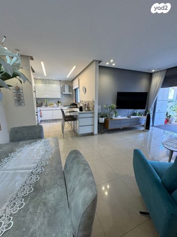 דירה, עוזי חיטמן 4, קרית אילון, חולון