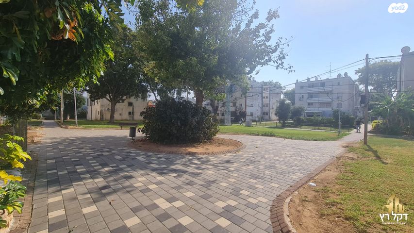 דירה, יאנוש קורצ'אק, עכו