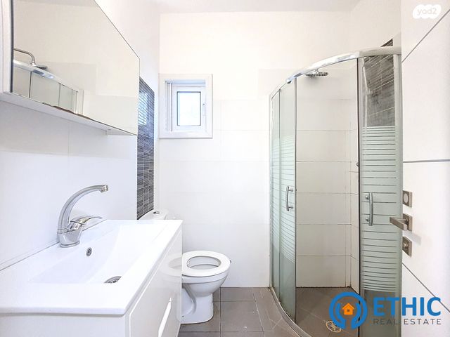 דו משפחתי, מרכז דרום, רעננה