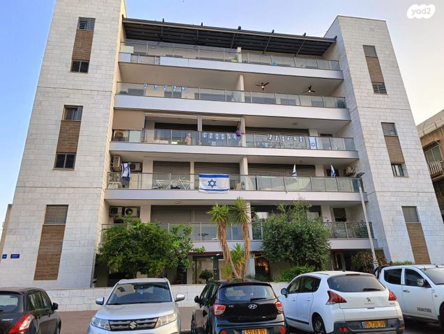 רחבעם זאבי 34