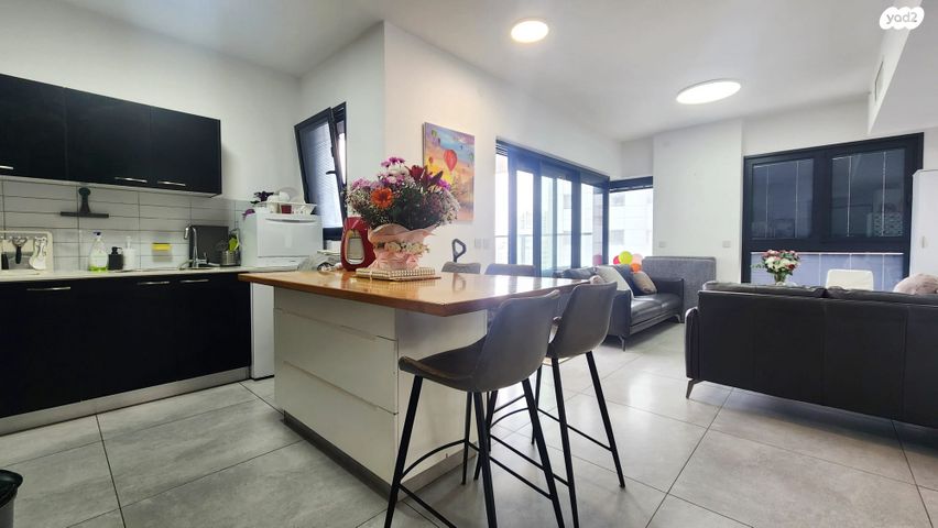 דירה, אריק איינשטיין, דרום חדש, פארק הים, בת ים