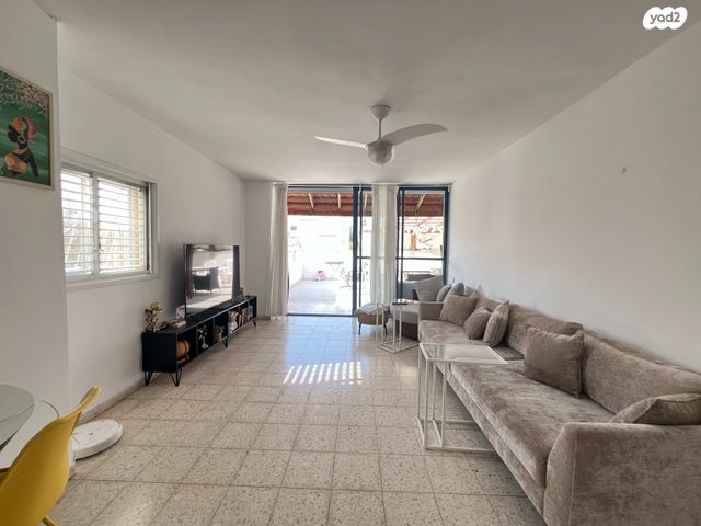 גג/ פנטהאוז, ה' באייר, נווה אפק, ראש העין