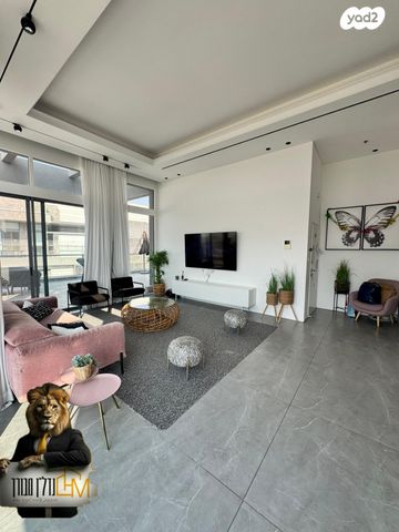 גג/ פנטהאוז, יוסף אבו, נתיבות מערב, נתיבות