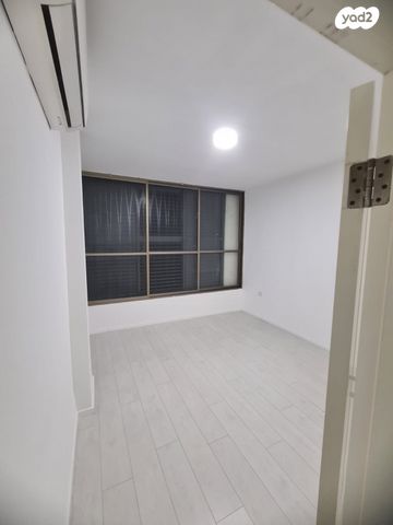 דירה, מסריק 22, עצמאות יוספטל, בת ים