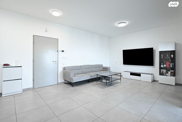 דירה, עמירם חרלף, אחוזה, חיפה