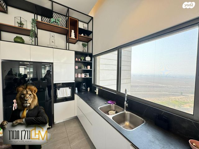 גג/ פנטהאוז, יוסף אבו, נתיבות מערב, נתיבות