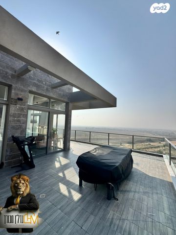 גג/ פנטהאוז, יוסף אבו, נתיבות מערב, נתיבות