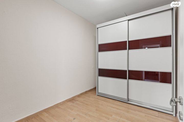 דירה, בני משה, ד' / מערב מרכז העיר, רחובות