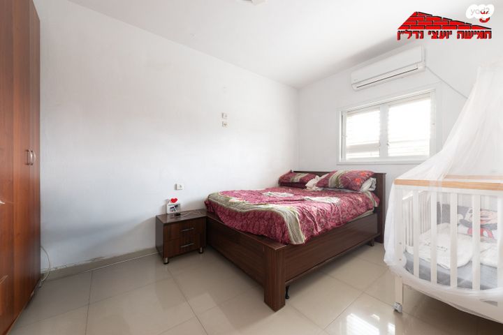 דירה, חזון אי"ש, רמב"ם, ראשון לציון