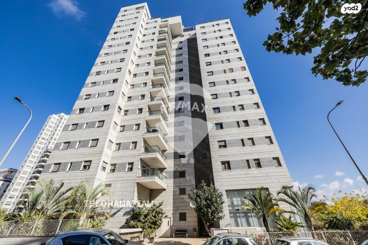 דירה, דוד רזניק, גלי הים, נתניה