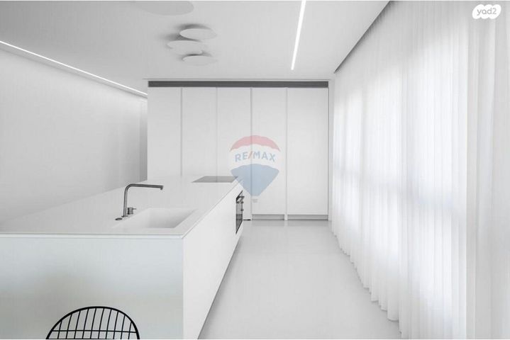 גג/ פנטהאוז, אלוף קלמן מגן 3, גני שרונה, קרית הממשלה, תל אביב יפו