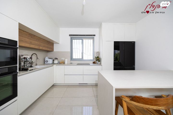 גג/ פנטהאוז, אפרים קציר, מורשת, מודיעין מכבים רעות