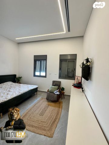 גג/ פנטהאוז, יוסף אבו, נתיבות מערב, נתיבות