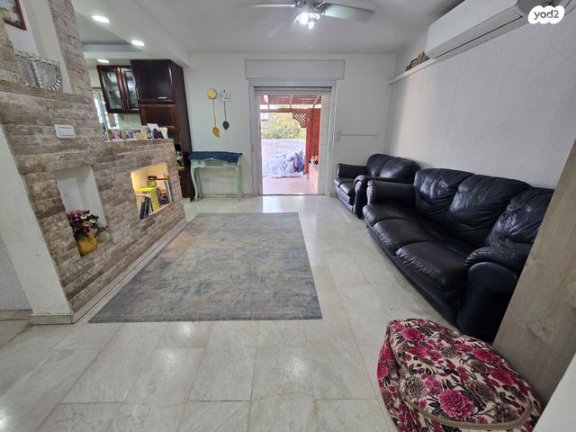 דירת גן, הנחלים, הנחלים, מעלה אדומים