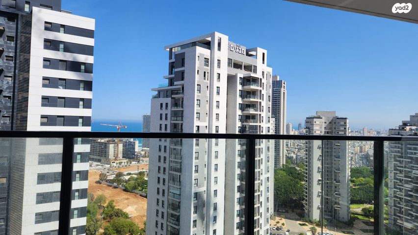 דירה, אריק איינשטיין, דרום חדש, פארק הים, בת ים