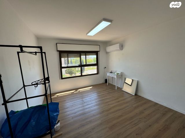 דירה, ש"י עגנון, קרית ביאליק