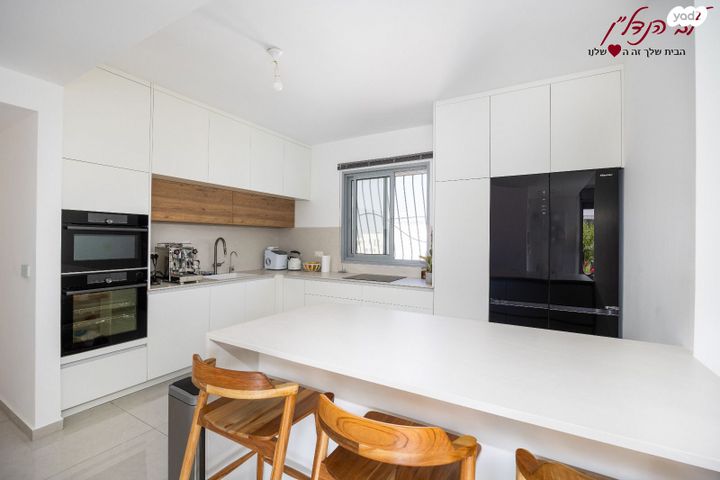 גג/ פנטהאוז, אפרים קציר, מורשת, מודיעין מכבים רעות