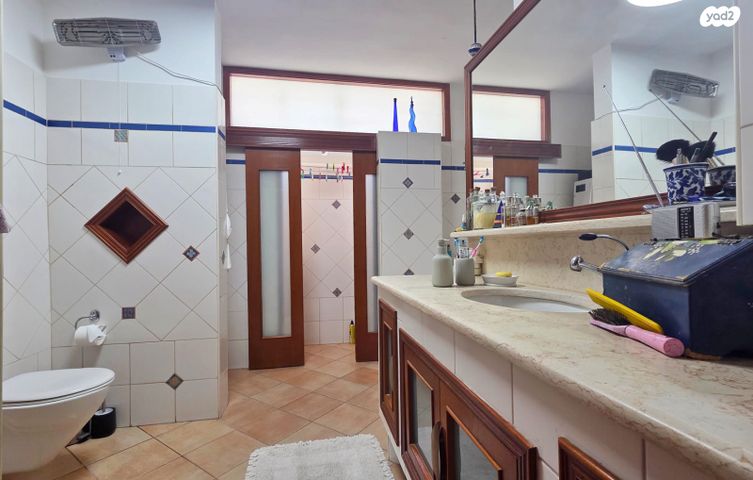 דירה, דבורה בארון, כצנלסון, ראשון לציון