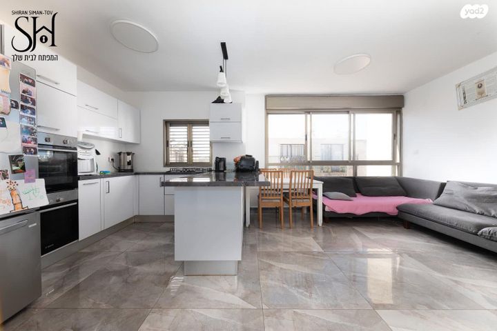 גג/ פנטהאוז, יוסף חיים ברנר, גרין ועם, חולון