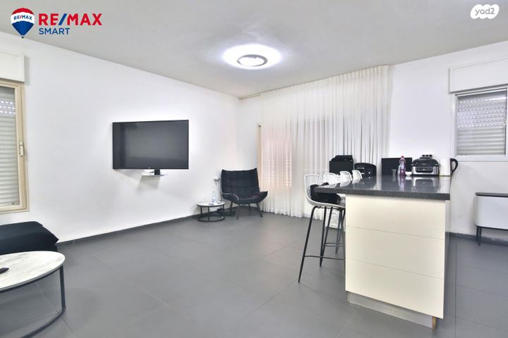 דירה, מנחם בגין, נווה גנים, קרית מוצקין