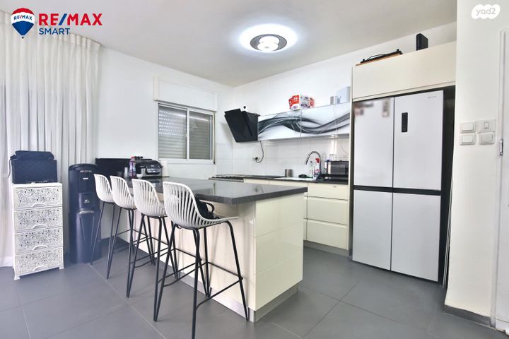 דירה, מנחם בגין, נווה גנים, קרית מוצקין