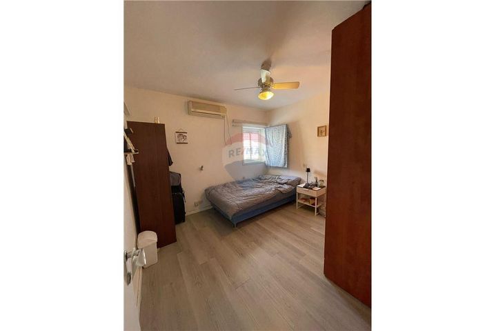 דירה, נווה ברבור, כפר שלם מערב, תל אביב יפו