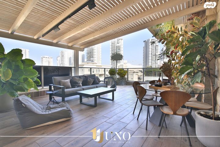 עוזי חיטמן 10