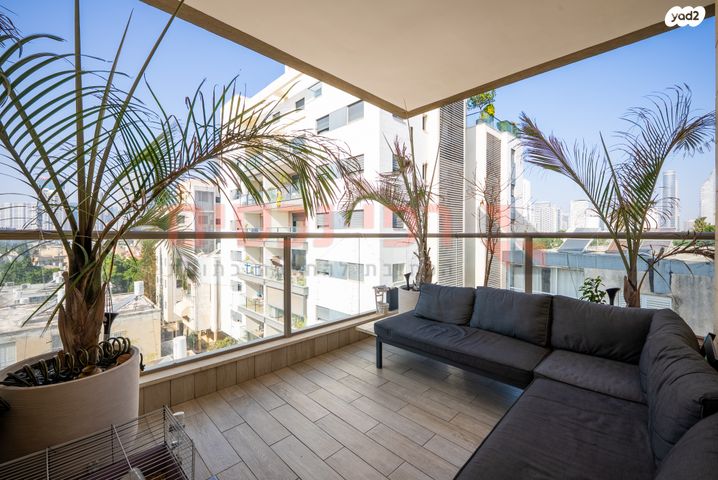 דירה, גבעת הרמבם, גבעתיים