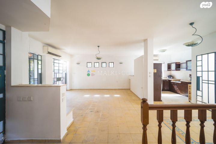 דו משפחתי, בלקינד, ראשונים, ראשון לציון