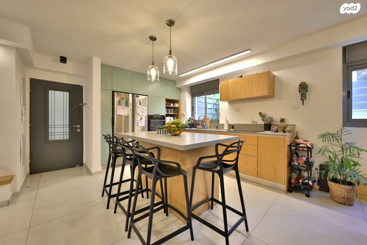 דירת גן, קרית מוצקין