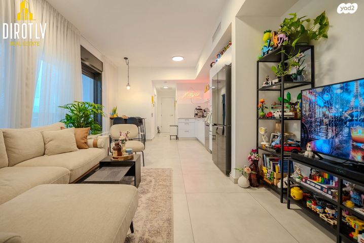 אריה אלטמן 9