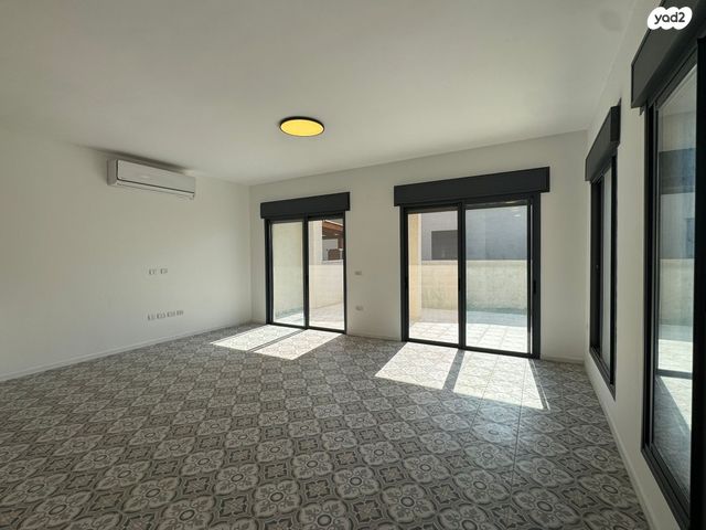 בית פרטי/ קוטג', חורשת האקליפטוס, אדמית / יערית, שלומי