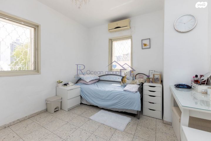 בית פרטי/ קוטג', אברהם אבן עזרא 8, רמת חן ובן ציון, נתניה