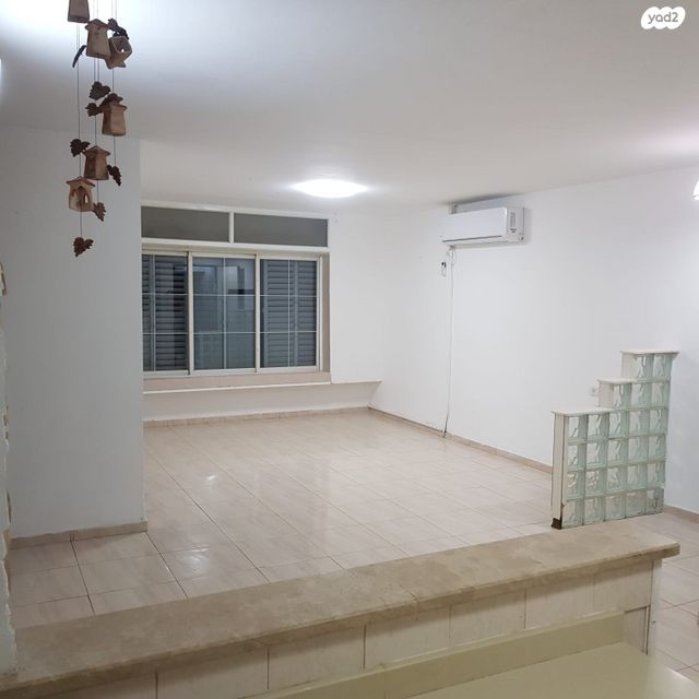 דירה, שרת, שז"ר / דקר, טירת כרמל