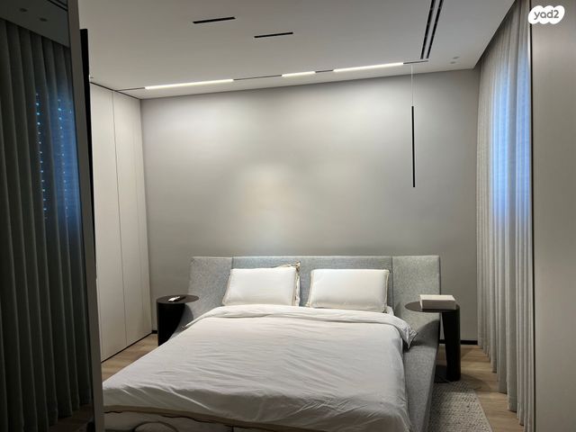 גג/ פנטהאוז, אדמונד סחייק, מלחה, מנחת, ירושלים