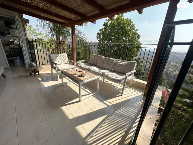 דו משפחתי, גלבוע, צוותא א, אלפי מנשה