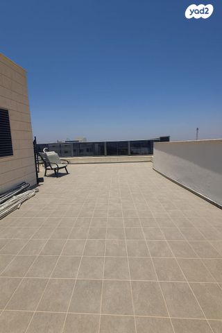 גג/ פנטהאוז, שמעון פרס 9, המחנה הצבאי, קרית מלאכי