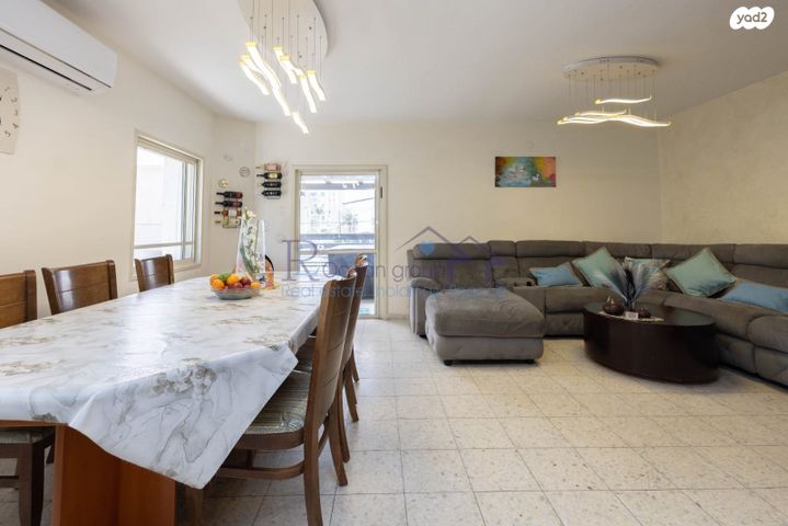 בית פרטי/ קוטג', אברהם אבן עזרא 8, רמת חן ובן ציון, נתניה